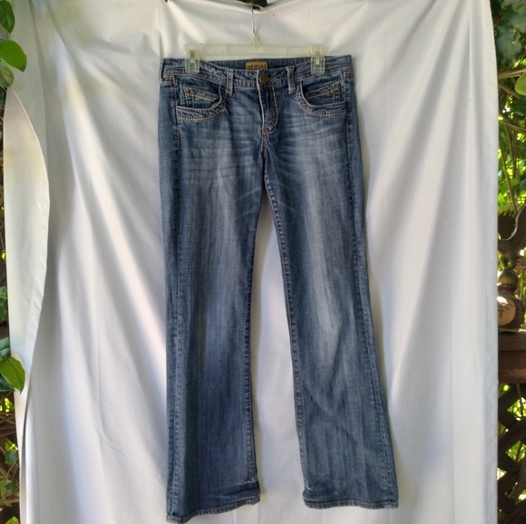 See Thru Soul Jeans Womens Size 31 Embroidered Med Wash Straight Leg - Picture 1 of 7